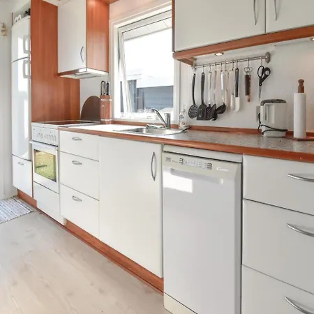 Three-bedroom Holiday In בית נופש אוטרופ