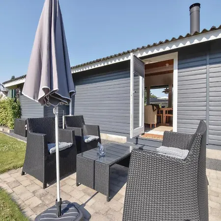 Three-bedroom Holiday In בית נופש *