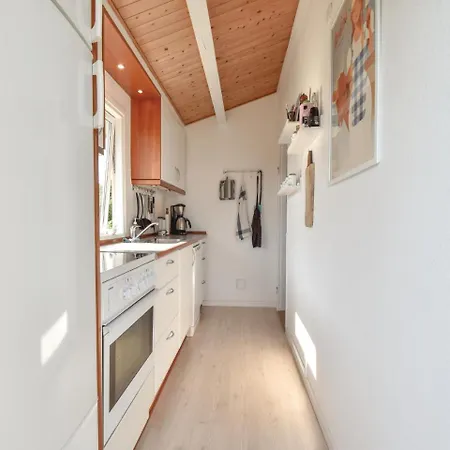 Three-bedroom Holiday In * אוטרופ