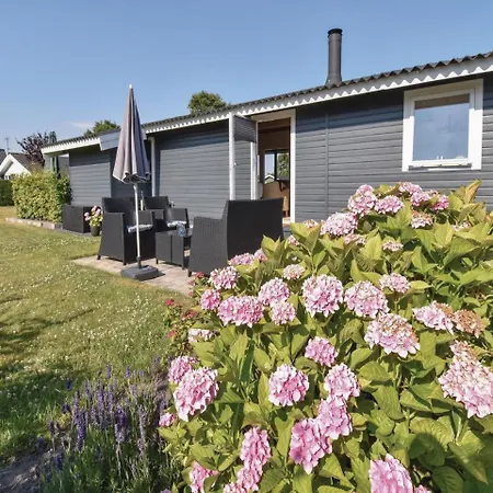 Three-bedroom Holiday In בית נופש אוטרופ